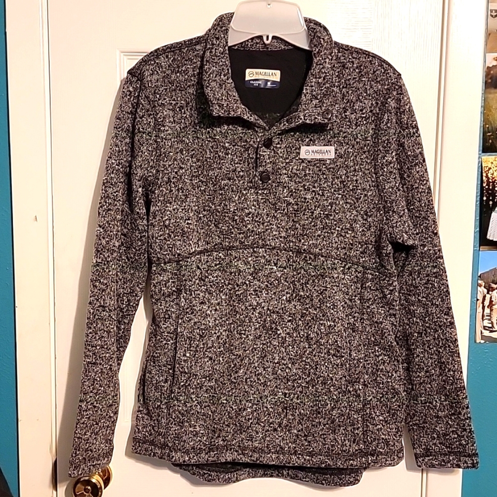 Magellan Women’s size M 4 Button Down Pullover with Pockets